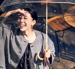 STORYスタイリストと考えた！大人が「梅雨でも映える」コーデって？