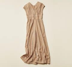 リゾートでも！40代STORYスタイリストの街映えアイテム【2選】　