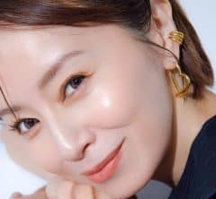 プチプラな【金属アレルギー対応アクセ】が使える！ 鈴木亜美さんが魅せる”ほぼ黒ファッション