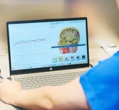 【画像集】30分で帰れる「次世代の人間ドック」とは？ 体の“周波数”から不調を見抜く「量子医学検診」体験