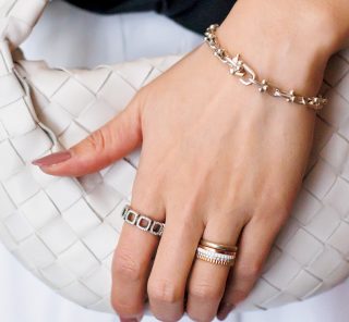 ハンサムなだけじゃなく女性らしくも！「シルバージュエリー」総まとめSNAP