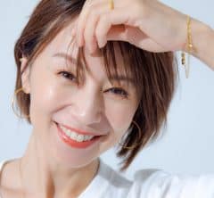 夏の定番Tシャツ×デニムは「金属アレルギー対応アクセ」で誰でも盛れる！鈴木亜美さんコーデ3選