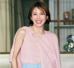【ピンク×ブルー】の好感度抜群カラーで週末オシャレを華やかに