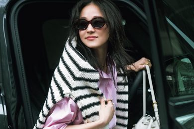 【中越典子さんコーデ】「ママ可愛い♪」を引き出す辛口ピンクの送迎コーデ