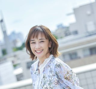 西田ひかるさん（53歳）ずっと変わらないハッピースマイル！【画像集】