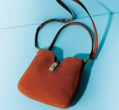 【STORYスタイリスト厳選】モノトーン服に映える【セリーヌ】のバッグ