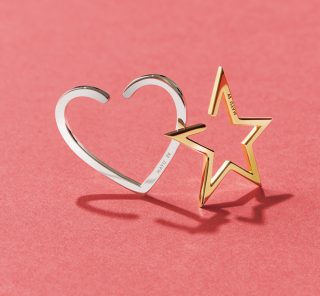 夏のマンネリなＴシャツ、ワンピスタイルに新しい変化をつけるインパクトジュエリー【40代スタイリストおすすめ】