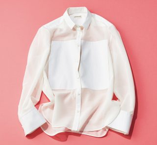 【40代スタイリストおすすめ】冷房にも二の腕対策にも。夏の涼しい【ホワイト羽織り】