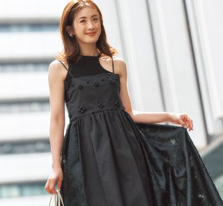 暗～い地味見え悩みを解消！華やか映えする【黒ワンピ】