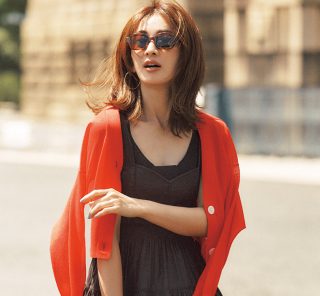 【黒ワンピ】顔映りをよくしたい時のテクニックはコレをプラスして！