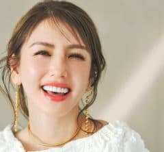 顔と服のちぐはぐ感を解消！【肌見せワンピ】に似合う髪とリップとは…？