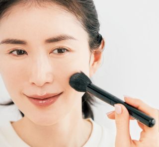 【美容家・瀬戸麻実さん×ヘア・メークNADIAさん】　夏でもつるん！毛穴レス肌になれる「ドロだんご製法」メークとは？