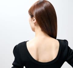 “生活感ゼロ”の色っぽい「背中」は前日に仕込める！【大人の肌魅せ戦略術】
