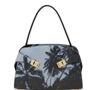 【フェラガモ】新作バッグがお目見え！銀座三越と阪急うめだ本店でポップアップストアを開催