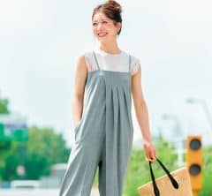 汗だくの夏も涼し気に!大人が頼れる「ベーシックカラーアイテム」12選