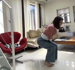 【自宅ダイエットで3.2キロ減！】アラフィフ女性が1ヵ月で痩せた！ 本当に続けられる「超簡単トレーニング」をプロが解説