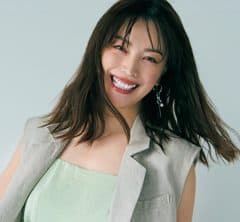【蛯原友里さんコーデ】夏の毎日を特別に変えるカラーワンピース