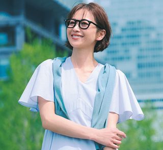 週半ばでお疲れ気味の水曜日【爽やかブルーワンピ×スニーカー】でフッ軽に