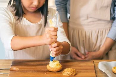 【親子で一緒に楽しめる！】ヨックモックから“おうちで手作りできる体験型キット”が登場