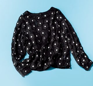 【YouTube人気スタイリストおすすめ】　夏後半コーデを「シアー長袖」で軽やかに更新〈3選〉