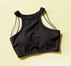 【YouTube人気スタイリストおすすめ】　肌見せトップスと相性抜群の「ひとくせタンク」はコスパで手に入れて〈3選〉