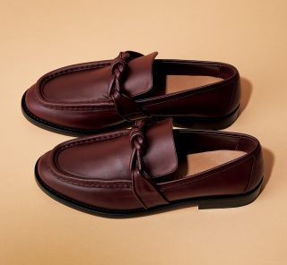 秋の始まりは足元から。〈STORYスタリスト〉イチ推しの【ボッテガ・ヴェネタ】