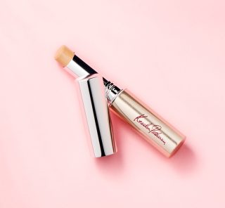 【画像集】40代の「コンシーラー」はこの1本でOK！ 人気ヘアメイクの激推し〝リピ買い〟アイテム【３選】