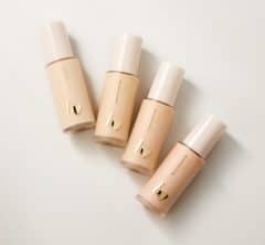 【画像集】40代が使える〝プチプラファンデ〟３選！ 人気ヘアメイクの「リピ買い」コスメ