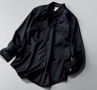 STORYスタイリストが欲しい！秋のファッション熱が高まる！白・黒の【主役シャツ】　