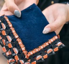 フェイラーの新鮮柄、話題の近沢レース...40代オシャレ読者の【ハンカチ】教えて！〈スナップ9選〉