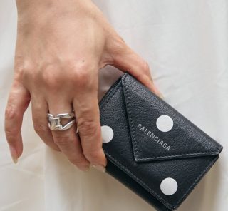 【一粒万倍日に新調すべきはお財布！】40代オシャレ読者がリアルに使ってるミニウォレット＜スナップ8選＞