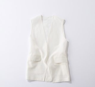 いつものコーデに1枚足すだけ！「ジレ」＆「カーディガン」で手持ちのTシャツ、ワンピが新鮮に