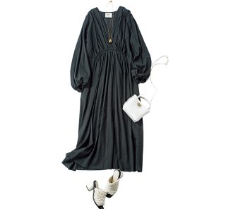 暑苦しく見えずに程よく映える、華やかな【肌見せ長袖ワンピース】着こなし