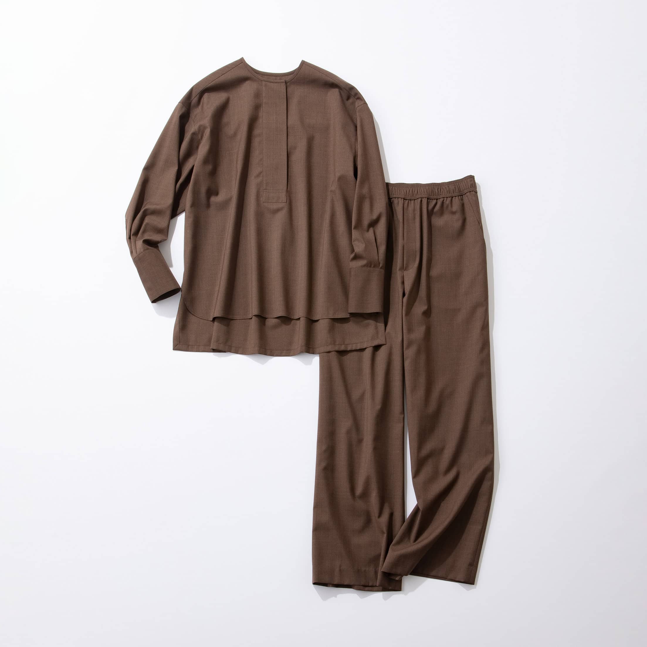 朝のコーデが決まらない、体重増量後の同窓会…【大ピンチ】を救うオシャレSOS服！＜2選＞