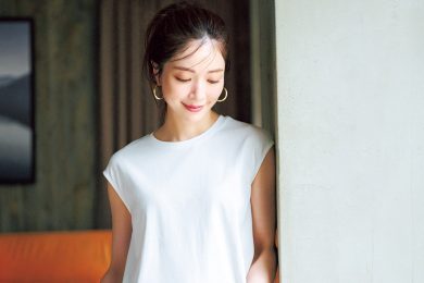 「Tシャツが苦手」な40代に人気！甘すぎない「裾フリルカットソー」が使える