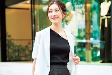 最旬の【肌見せオシャレ】40代がイタく見えない正解って？
