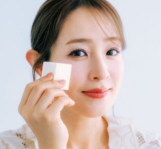 【大沢あかねさん】すっぴん風で透明感のあるおしゃれ顔をつくるメークアイテム〈3選〉