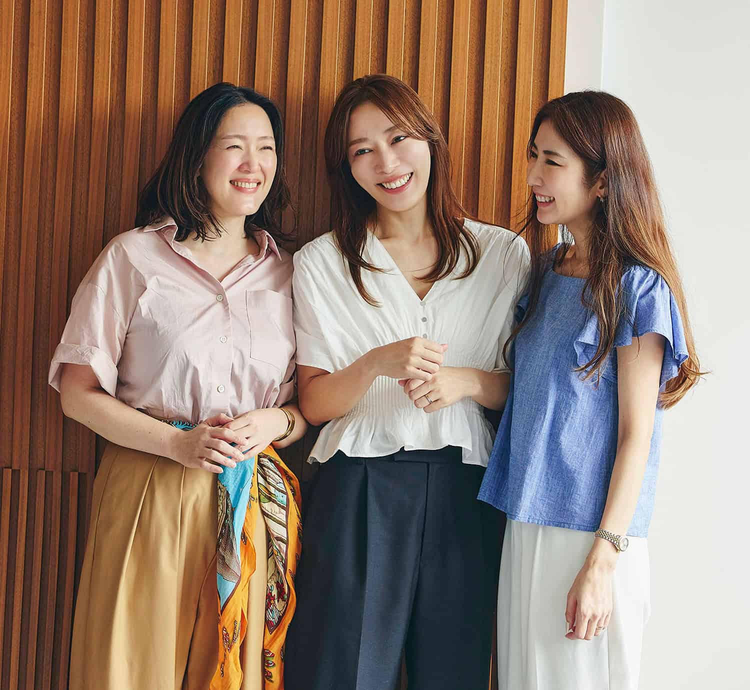 DRESS 幸せグセを身に付ける！30〜40代のファッション雑誌 DRESS 幸せグセを身に付ける！30〜40代のファッション雑誌