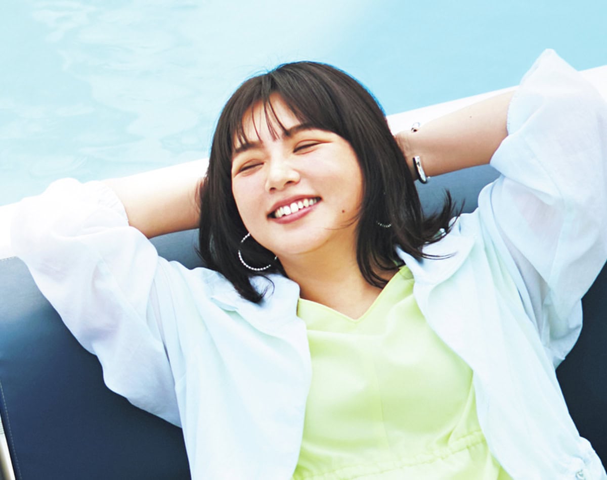 野呂佳代さんの水際コーデ】ワンピ×シアーでUV対策もオシャレも抜かり