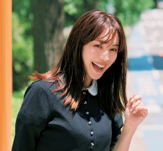 【きちんとネイビー×ツヤ黒ハーフパンツ】で送迎コーデをフレッシュに