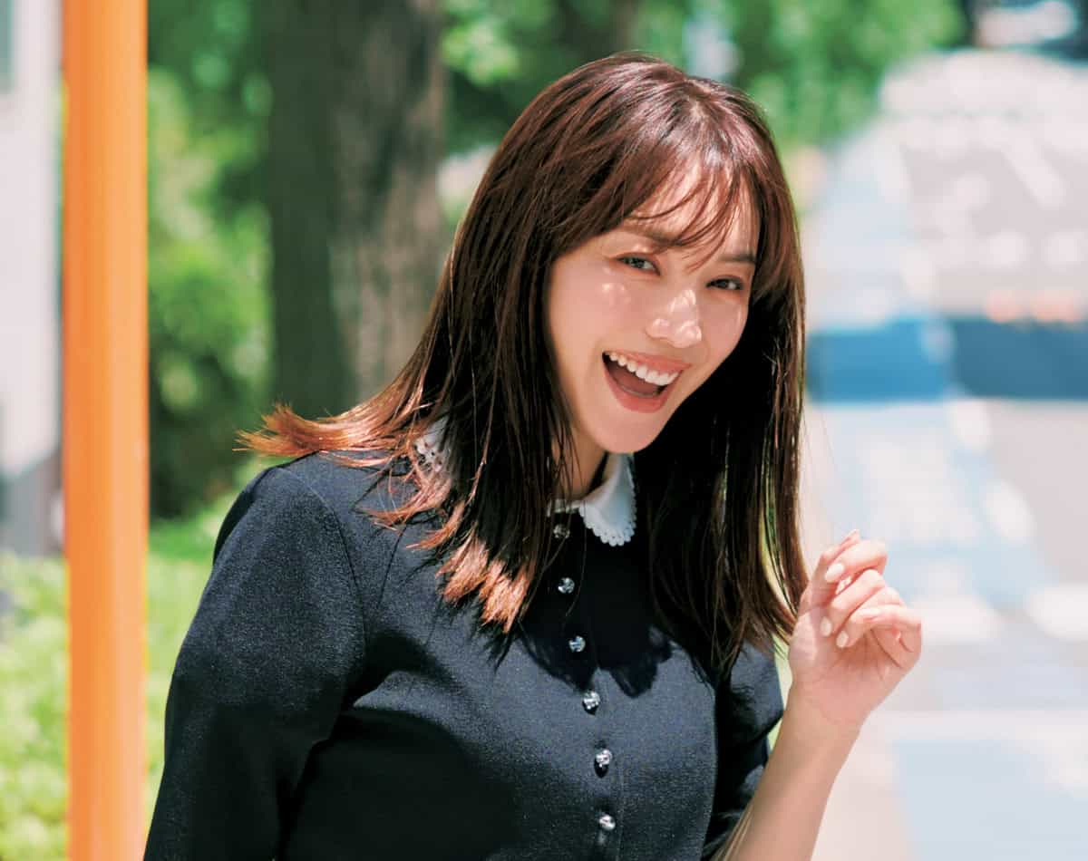 【きちんとネイビー×ツヤ黒ハーフパンツ】で送迎コーデをフレッシュに