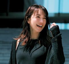 【新顔ハーフパンツ】と異素材合わせで黒コーデに涼感とメリハリを！