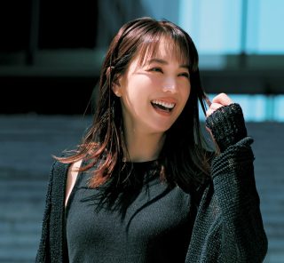 【新顔ハーフパンツ】と異素材合わせで黒コーデに涼感とメリハリを！