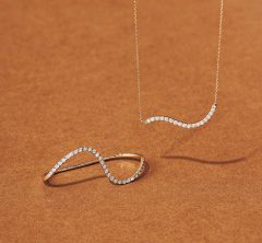 〈STORYスタイリストのリアル買い〉いつものジュエリーと重ね付けても可愛い【繊細ダイヤモンド】