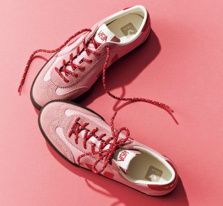 カジュアルにも遊びと品を！テンションが上がる「映えスニーカー」〈3選〉