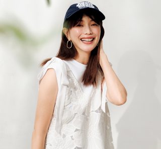 服がオシャレに見える！大人の洗練感の出る、計算された「薄づきメーク」って？