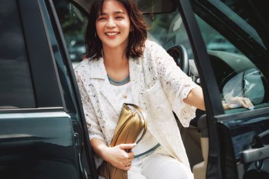 蛯原友里さん着用　ラウンジドレス ピーコート グレー サイズFREE オトナクローゼット]蛯原友里が選ぶ秋のお出かけスタイル｜パル