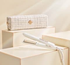 旅先でも“シルクプレート”で艶やかな髪をキープ!コンパクトで超軽量なKINUJOの新ミニアイロン