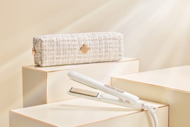 旅先でも“シルクプレート”で艶やかな髪をキープ！コンパクトで超軽量なKINUJOの新ミニアイロン