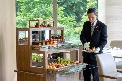 煌びやかなデザートワゴンに目が釘付け！「オークラ東京」の美しすぎるランチで至福のひととき♡